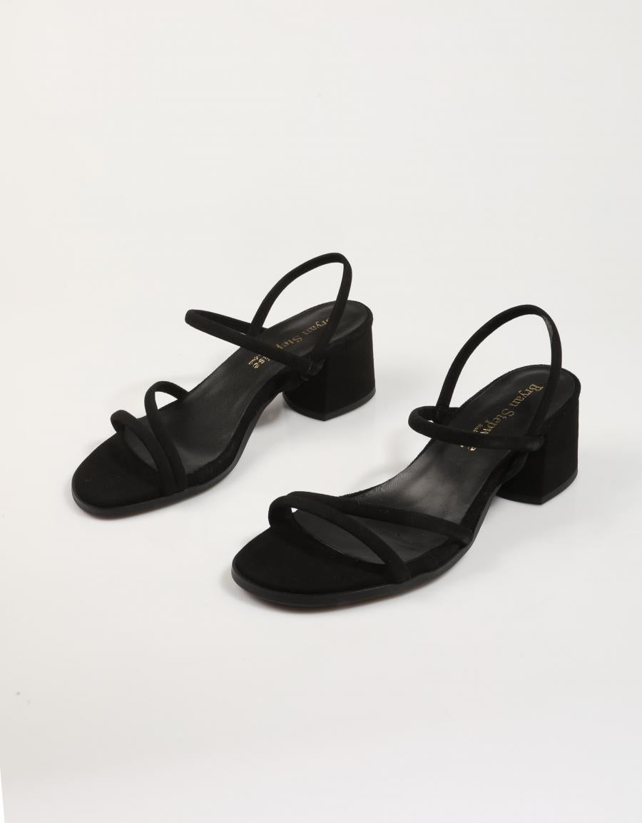 SANDALIAS BRYAN 2614 en color Negro