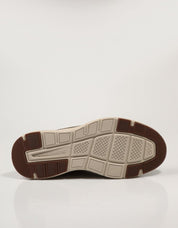 ZAPATILLAS SKECHERS 205340 en color Taupe