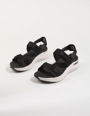 SANDALIAS SKECHERS 119465 en color Negro