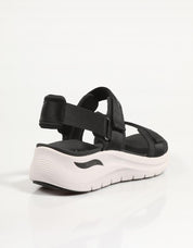 SANDALIAS SKECHERS 119465 en color Negro