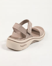SANDALIAS SKECHERS 140874 en color Taupe