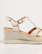 SANDALIAS PIKOLINOS AGUADULCE W3Z 1836C1 en color Blanco