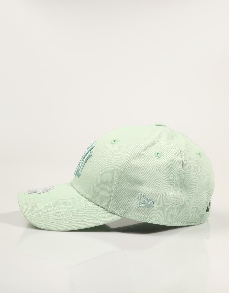 GORRA NEW ERA FEMALE LEAGUE 9FORTY en color Verde