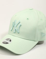 GORRA NEW ERA FEMALE LEAGUE 9FORTY en color Verde