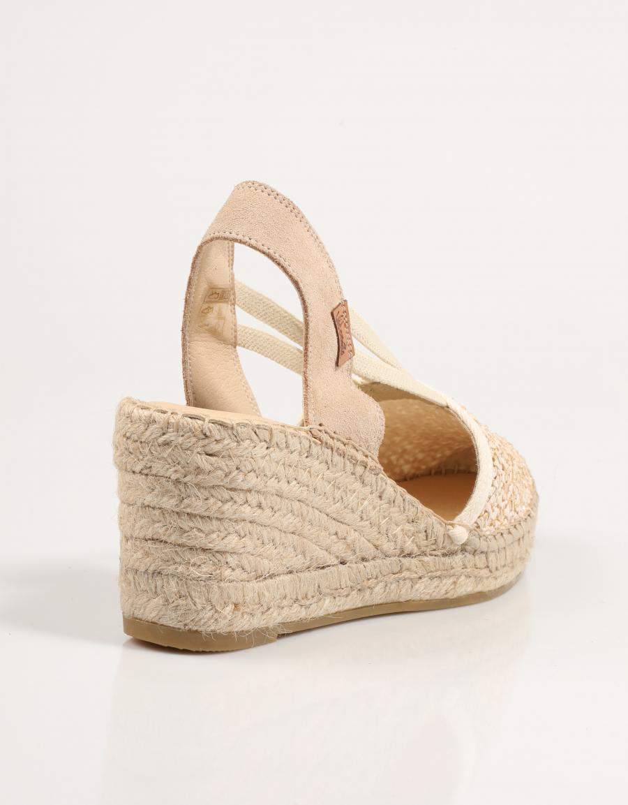 SANDALIAS VIDORRETA 18400 en color Beige