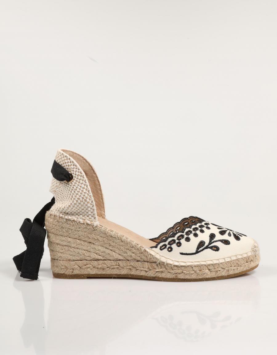 SANDALIAS ALHAMAS 03925 LO5C en color Blanco