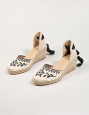 SANDALIAS ALHAMAS 03925 LO5C en color Blanco