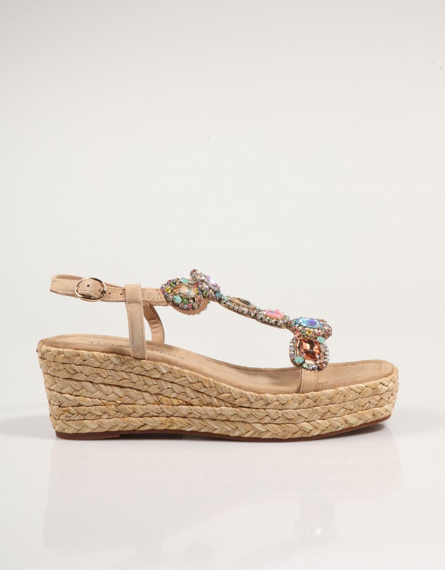 SANDALIAS ALMA EN PENA 1450 en color Beige