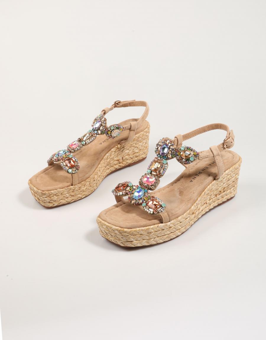 SANDALIAS ALMA EN PENA 1450 en color Beige