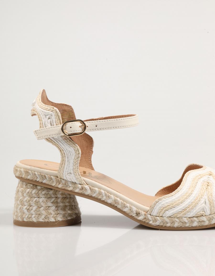 Sandalias Gaima Dane in Beige Farbe