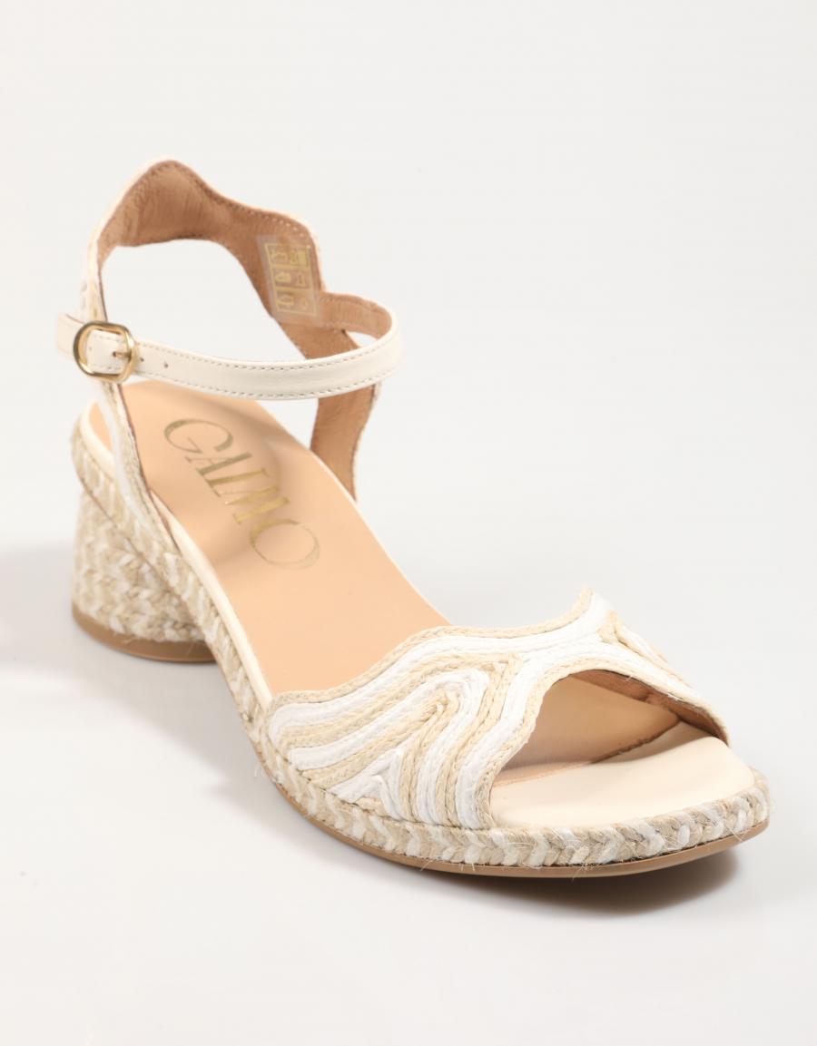 Sandalias Gaima Dane in Beige Farbe