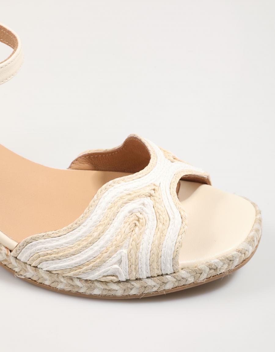 Sandalias Gaima Dane in Beige Farbe