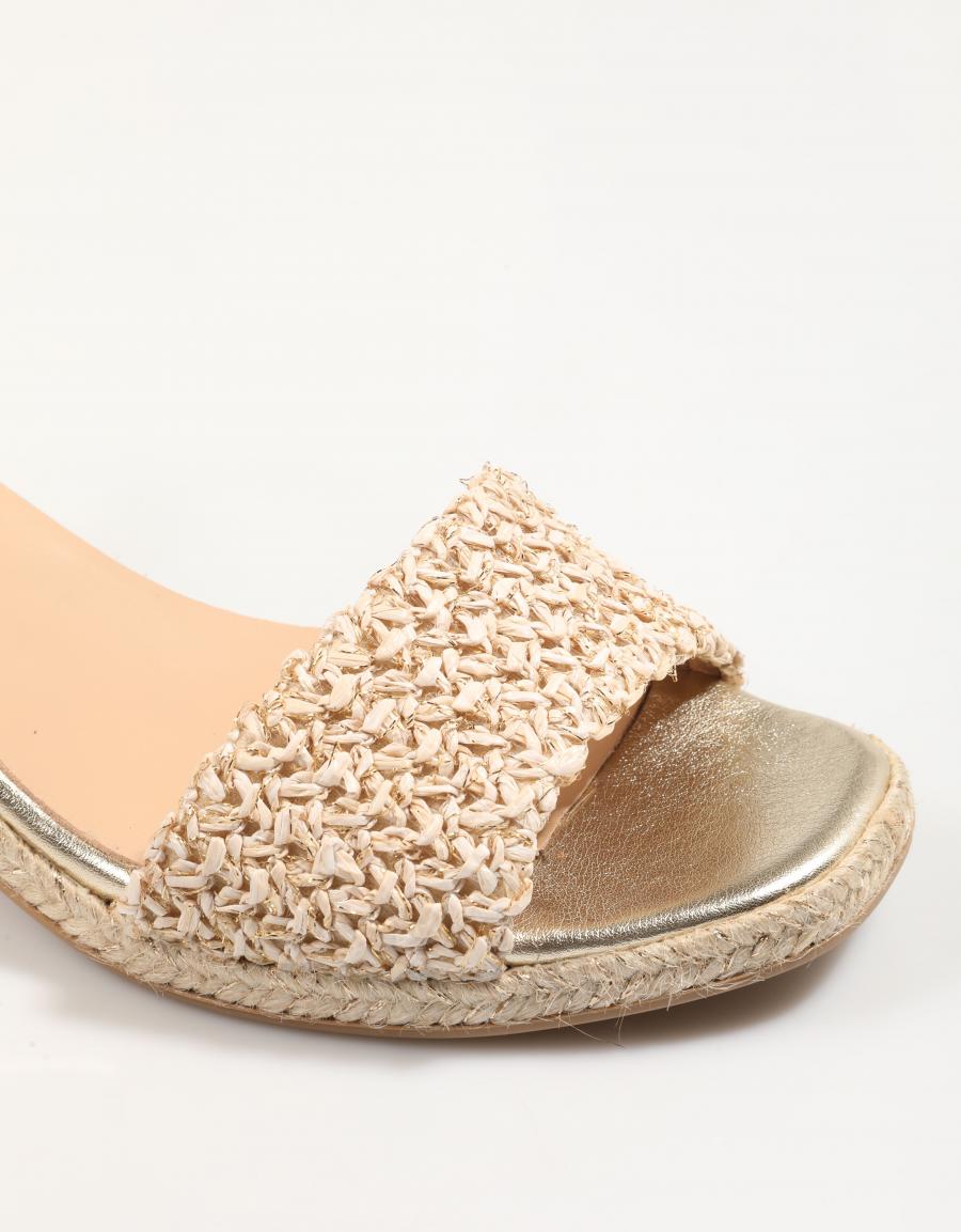 SANDALIAS GAIMO EVONY en color Oro