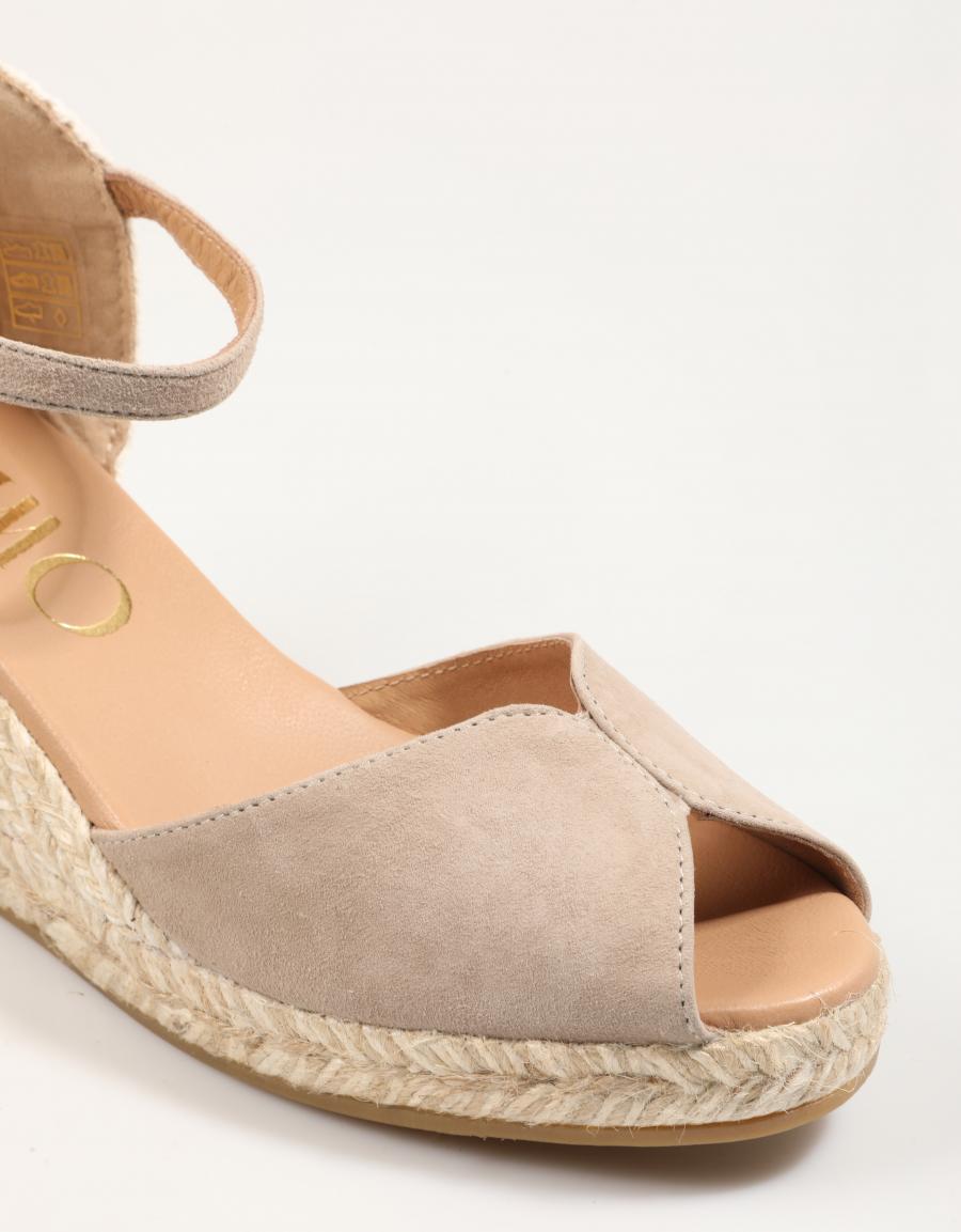 SANDALIAS GAIMO RONNY en color Taupe