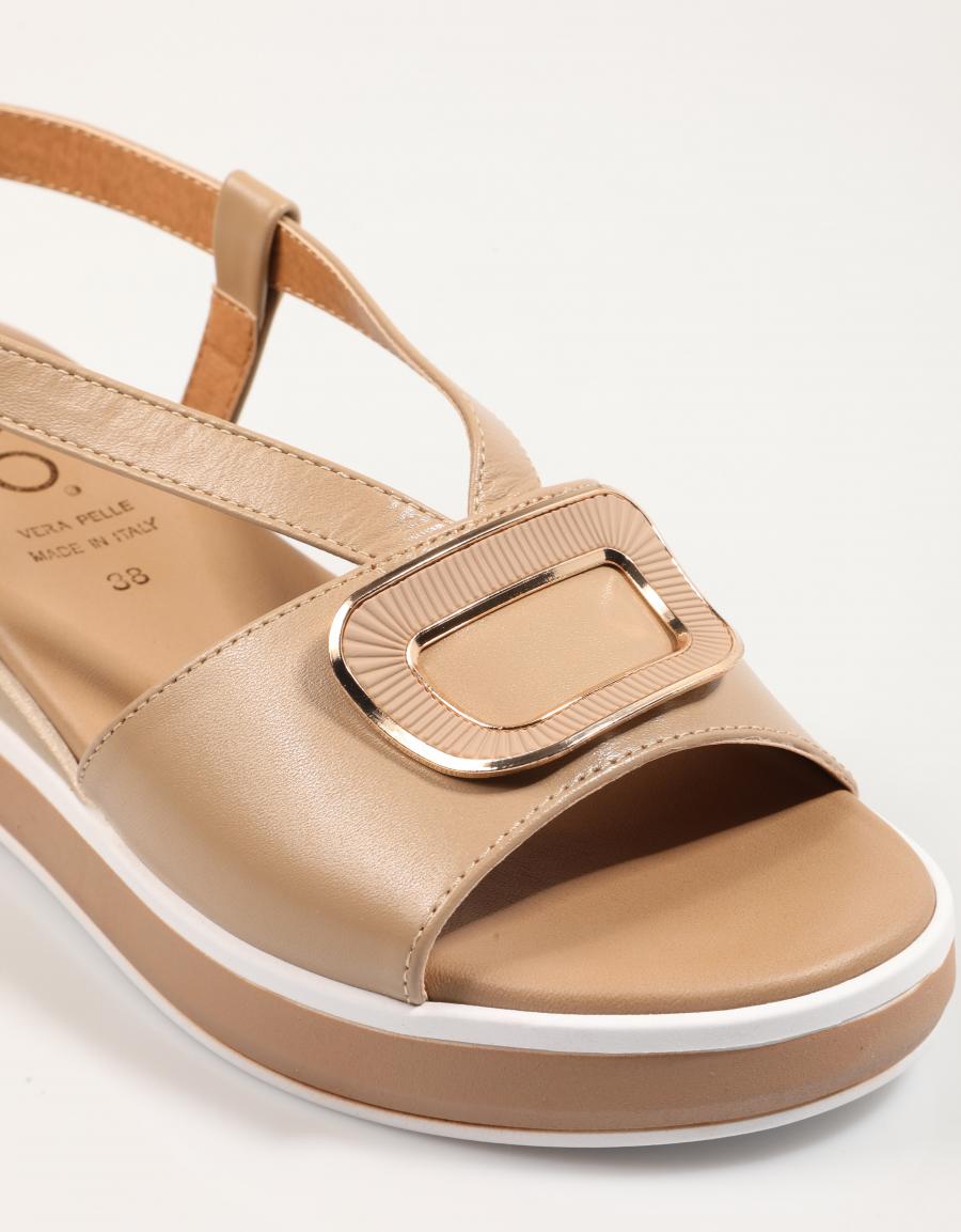 SANDALIAS LA REPO 82259 en color Beige