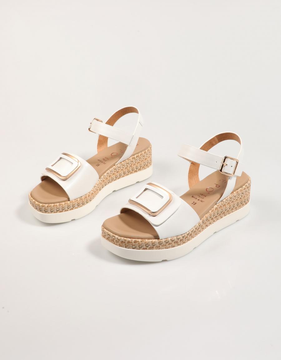 La Repo 50247 sandals in white