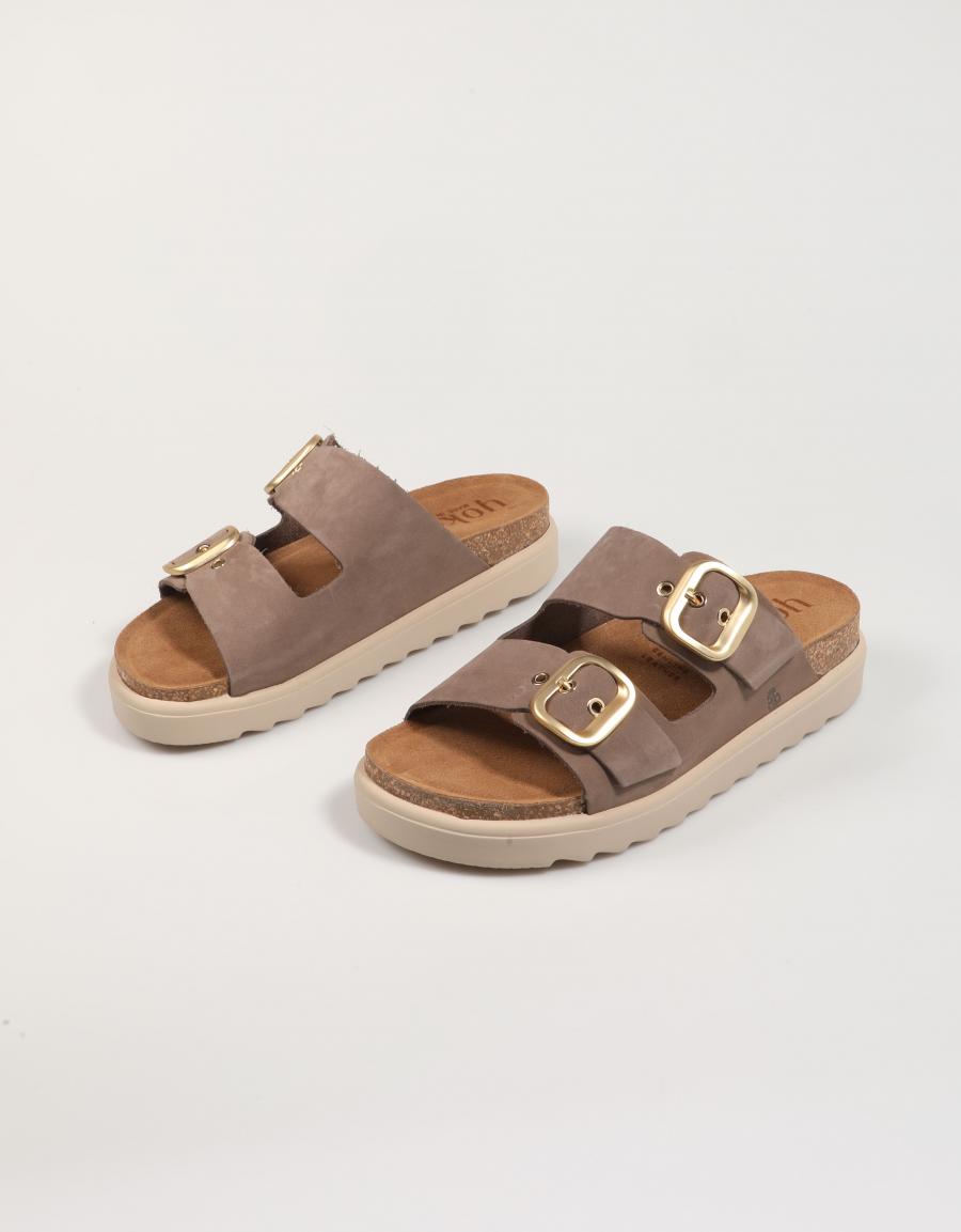 SANDALIAS YOKONO TUNEZ 130 en color Taupe