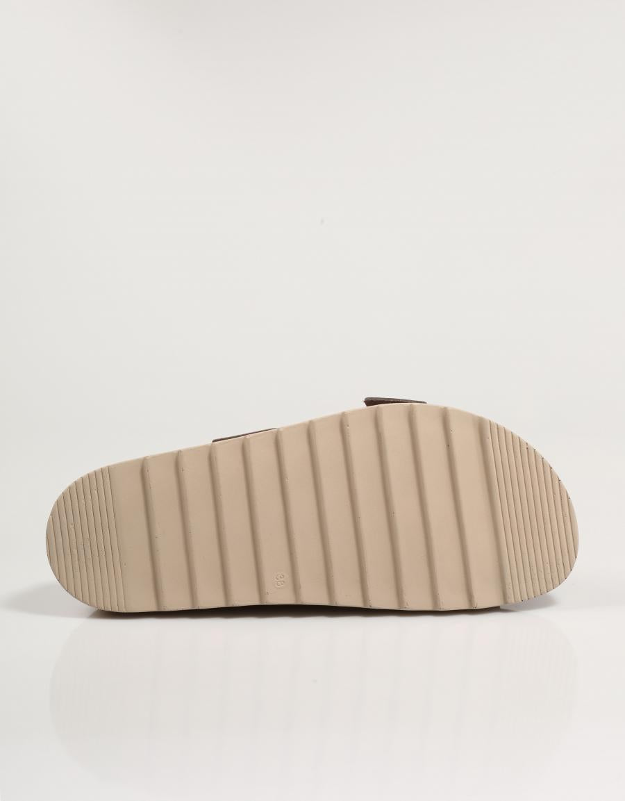 SANDALIAS YOKONO TUNEZ 130 en color Taupe