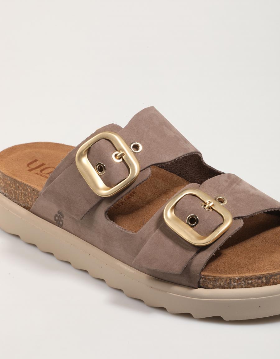 SANDALIAS YOKONO TUNEZ 130 en color Taupe