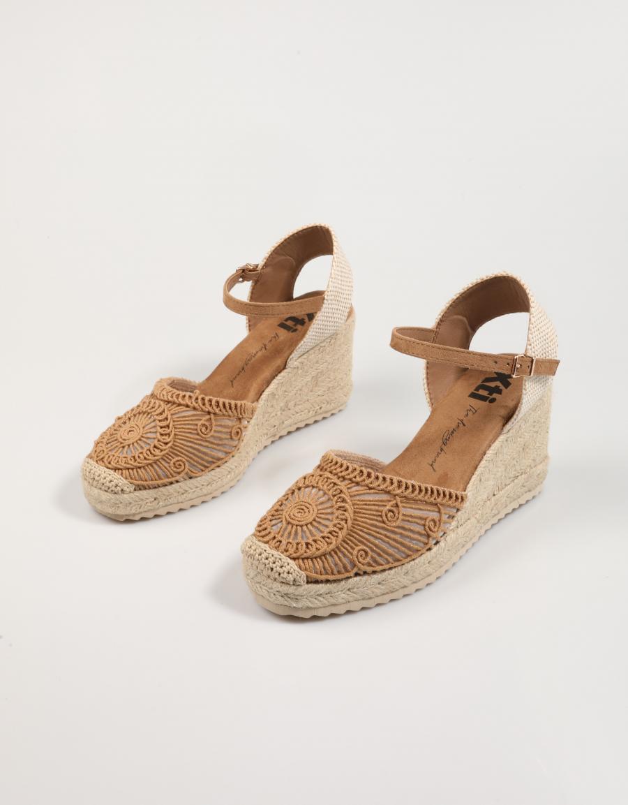 Sandales XTI 143845 en couleur beige