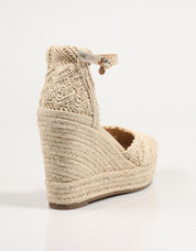 Sandals XTI 143973 in gold color