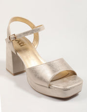 Sandals XTI 141471 in gold color