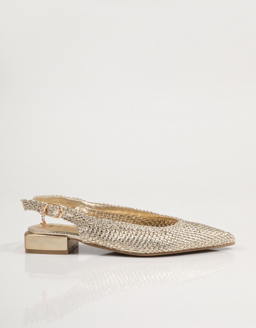 Sandalen XTI 1437940 in goldener Farbe