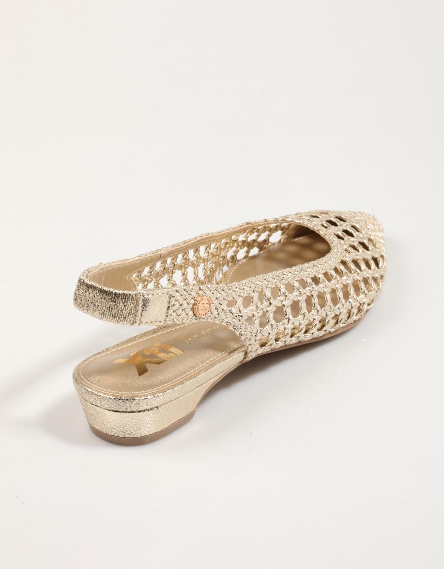 Sandalen XTI 14378501 in goldener Farbe