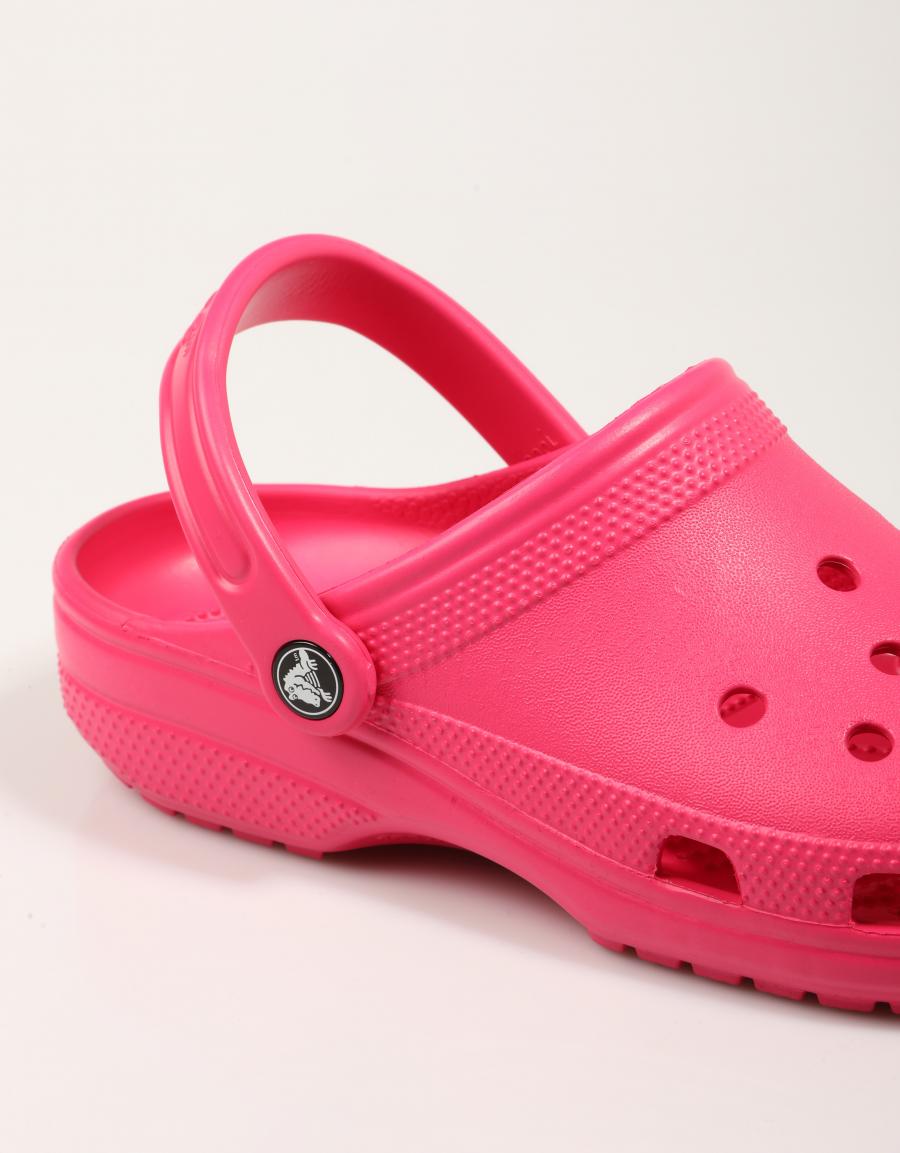 Crocs Classic Clogs en couleur Fuxia