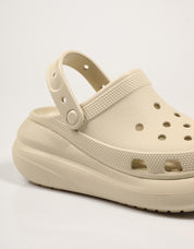 Zuecos crocs triturar entupimento de cor bege