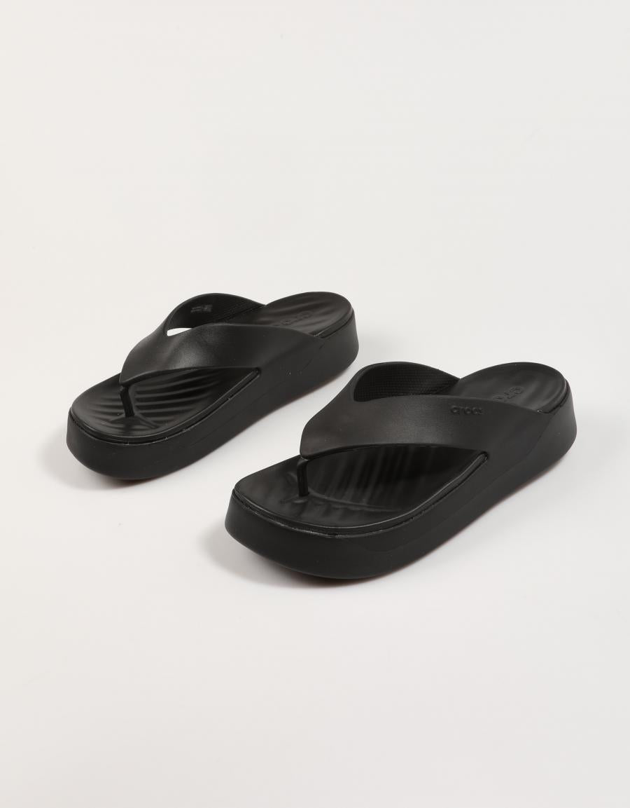 Crocs Getaway Platform drehen Sandalen in Schwarz um
