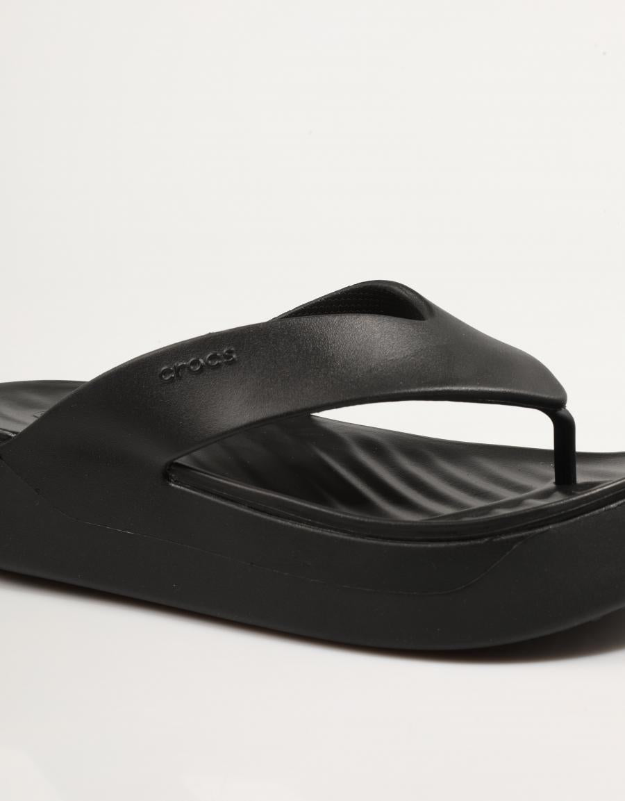 Crocs Getaway Platform drehen Sandalen in Schwarz um