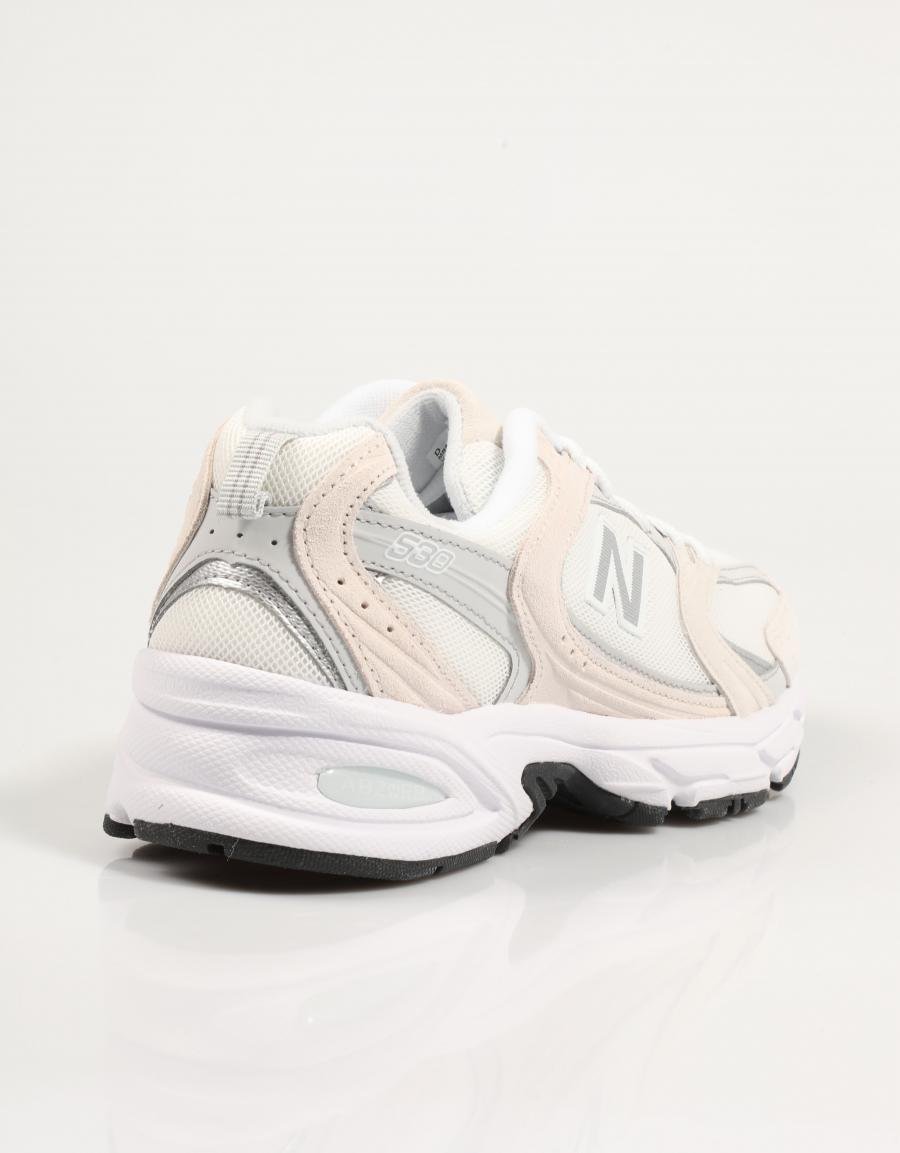 ZAPATILLAS NEW BALANCE MR530 en color Rosa
