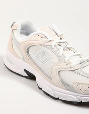 ZAPATILLAS NEW BALANCE MR530 en color Rosa