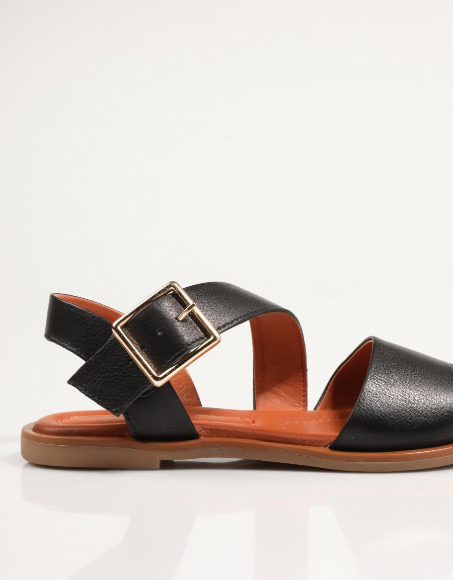 SANDALIAS SHADDY 240300 en color Negro