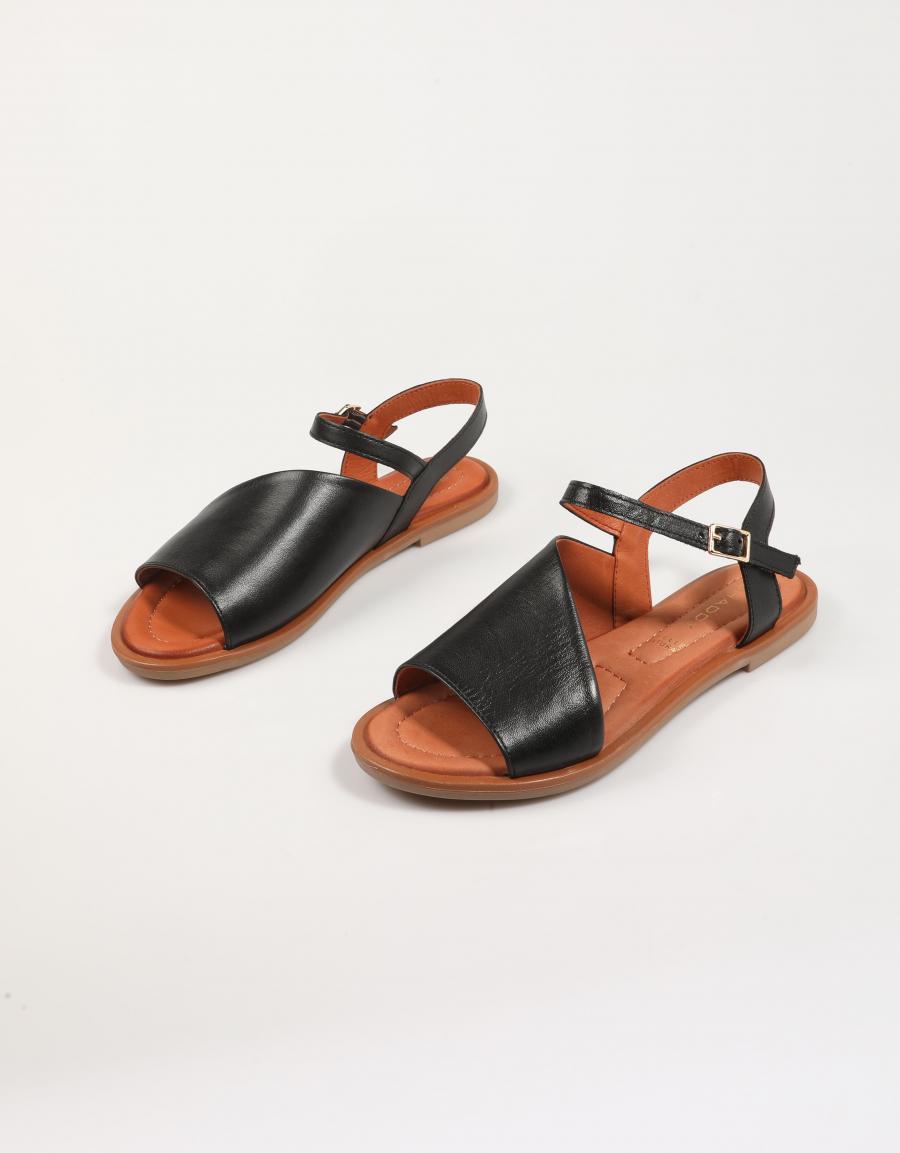 20085 Shaddy Sandals in Schwarz