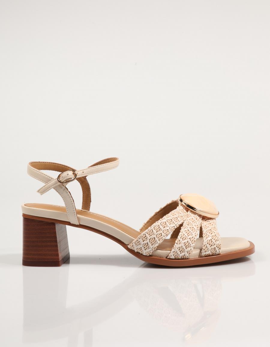 SANDALIAS NOA HARMON CARMEN 9968 en color Beige