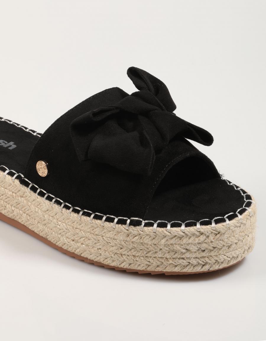 SANDALIAS REFRESH 172547 en color Negro