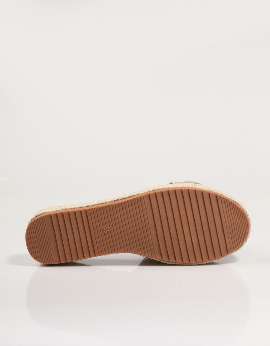 Aktualisieren Sie 172547 Sandalen in Beige