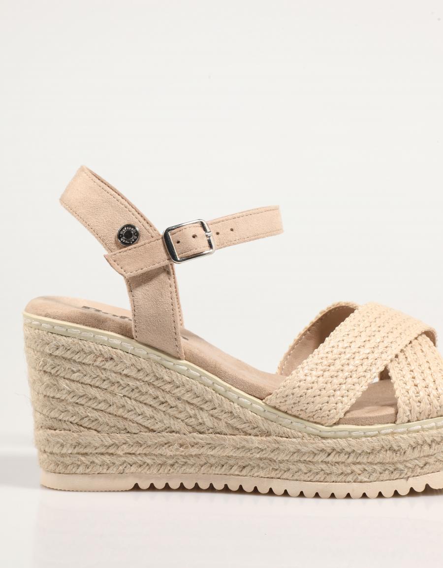 SANDALIAS REFRESH 172650 en color Beige