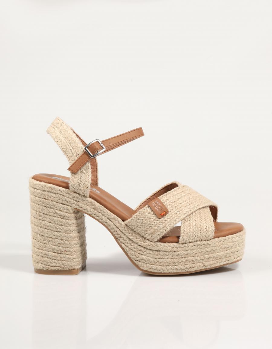 SANDALIAS REFRESH 171544 en color Beige