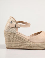 SANDALIAS REFRESH 172644 en color Beige