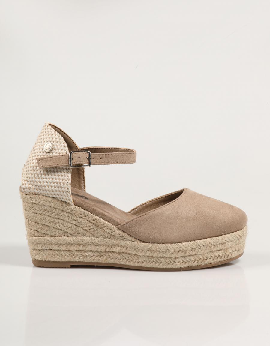 SANDALIAS REFRESH 172644 en color Taupe