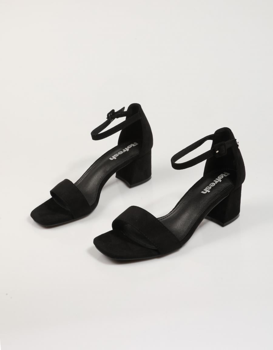 Atualizar 172584 sandálias em preto