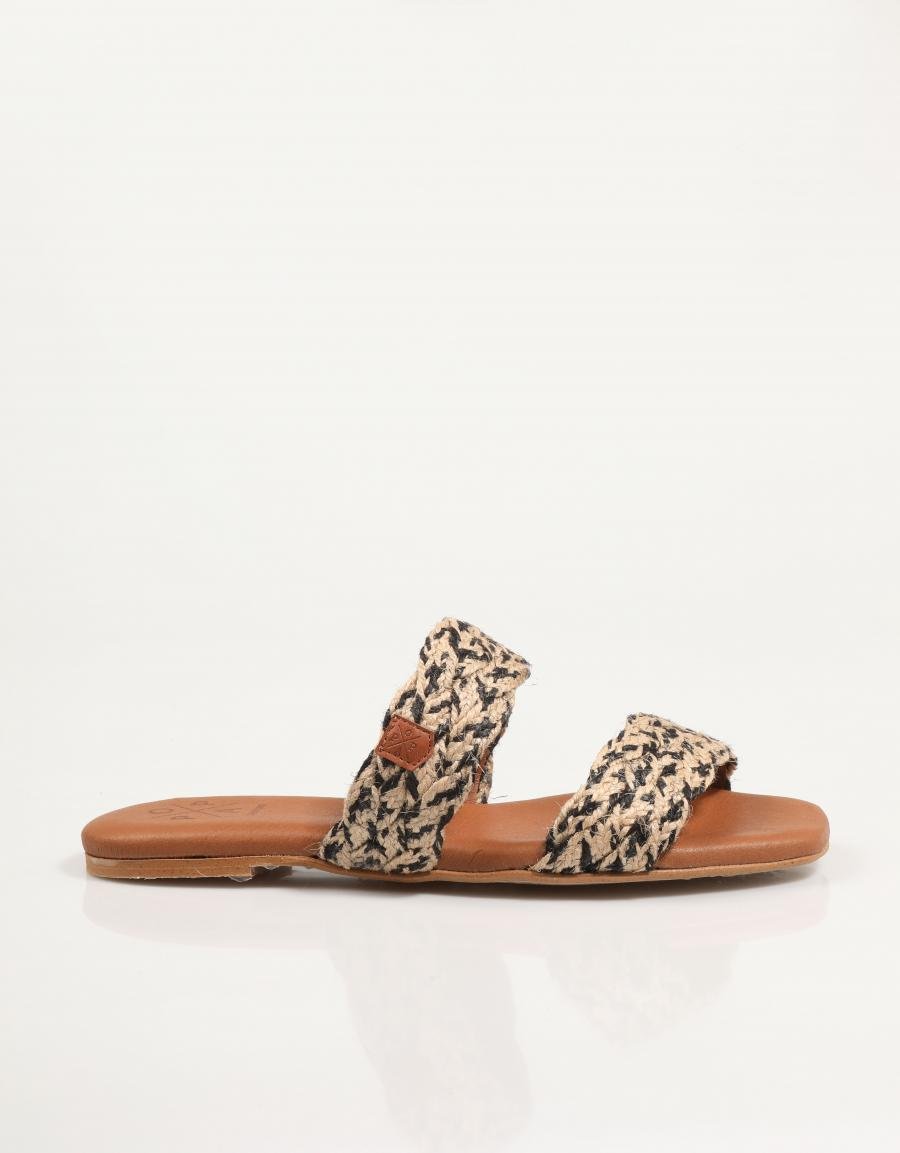 SANDALIAS POPA SURIN RUMA en color Negro