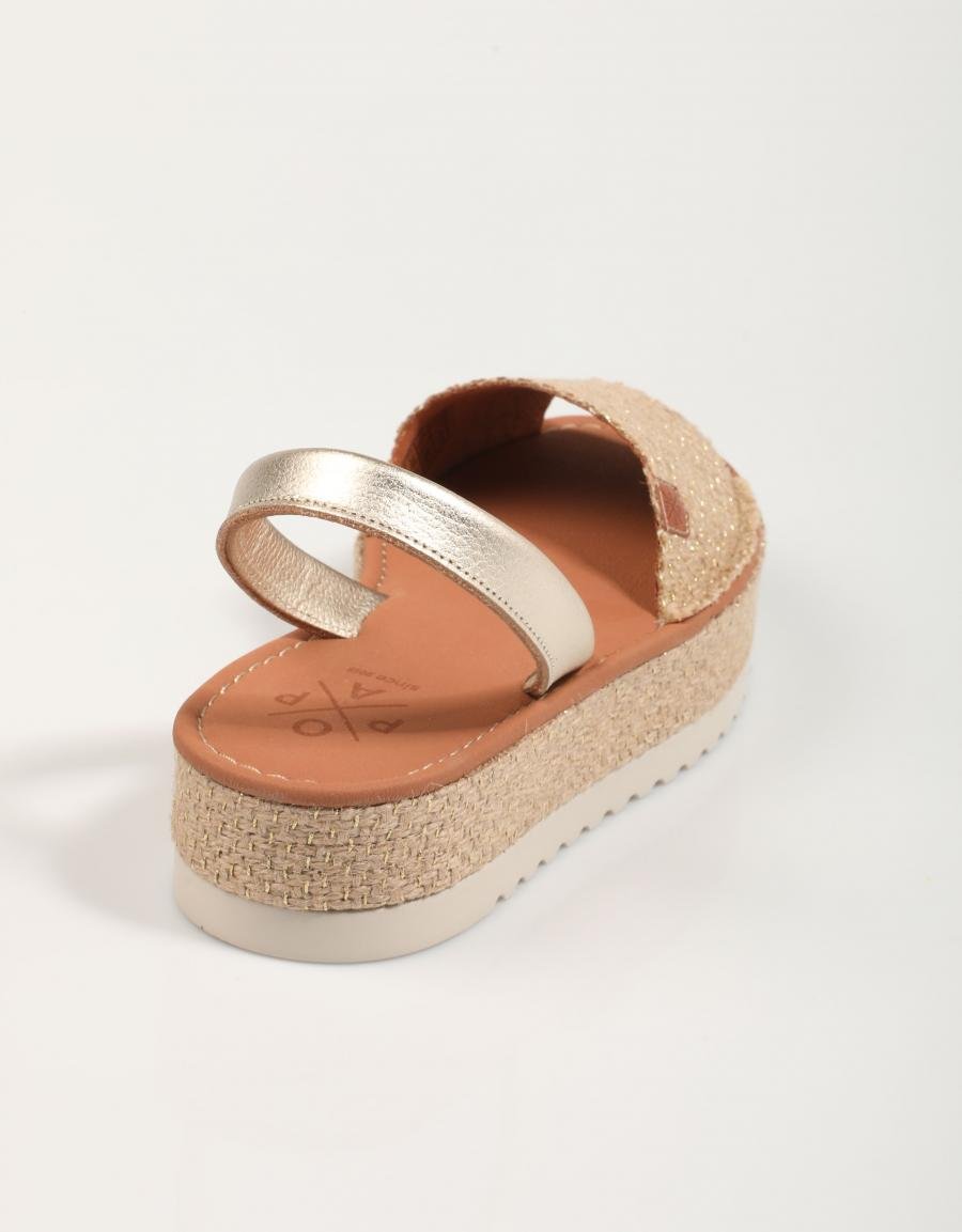 SANDALIAS POPA SAONA FIBRA en color Oro