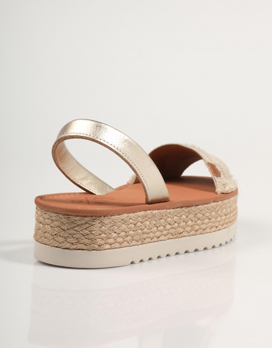 SANDALIAS POPA SAONA FLECOS en color Beige