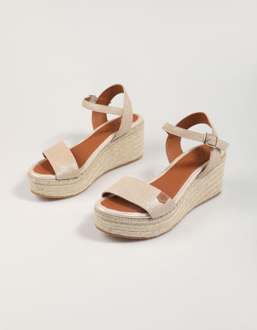 SANDALIAS POPA ARAMBOL BOREAL en color Oro