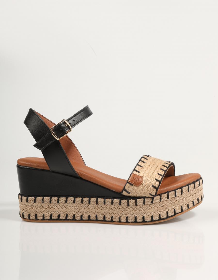 SANDALIAS POPA ARAMBOL GALERIA en color Negro