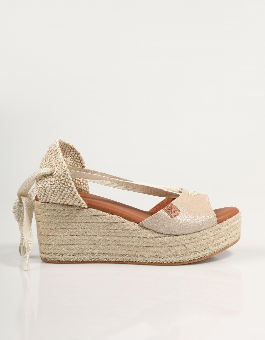 SANDALIAS POPA VALDES BOREAL en color Oro
